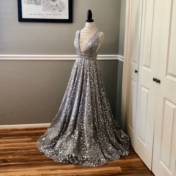 Jovani Dresses & Skirts - NEW JOVANI JVN SZ 2 SILVER JEWELED DEEP V FORMAL EVENING GOWN